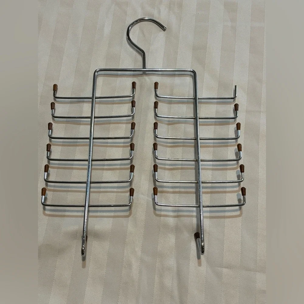 Metal Tie Hanger With Brown Tips (Good Condition)